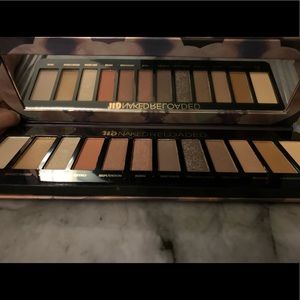 Urban decay eyeshadow palette in RELOADED.